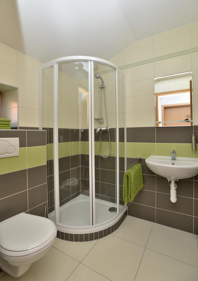 Vinny Sklep U Muhlbergeru Jaroslavice  Kamer foto